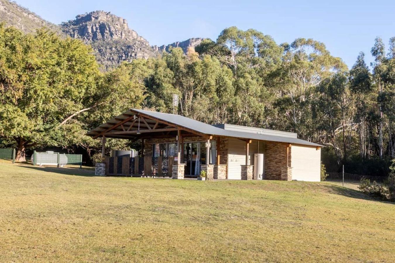 The Grampians Motel Halls Gap Extérieur photo